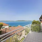 By Adriatic Sea Near Ibenik Apartamento